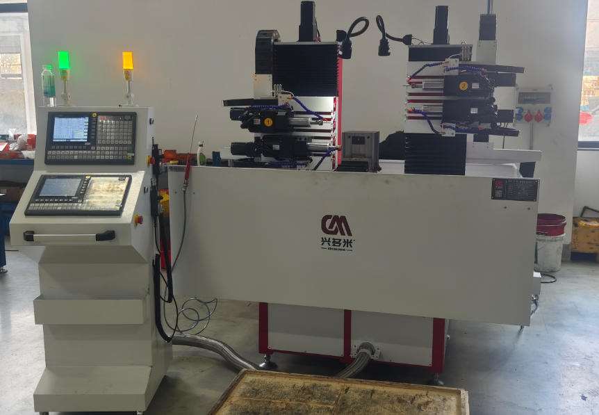 臥式數控自動鉆孔機攻牙機